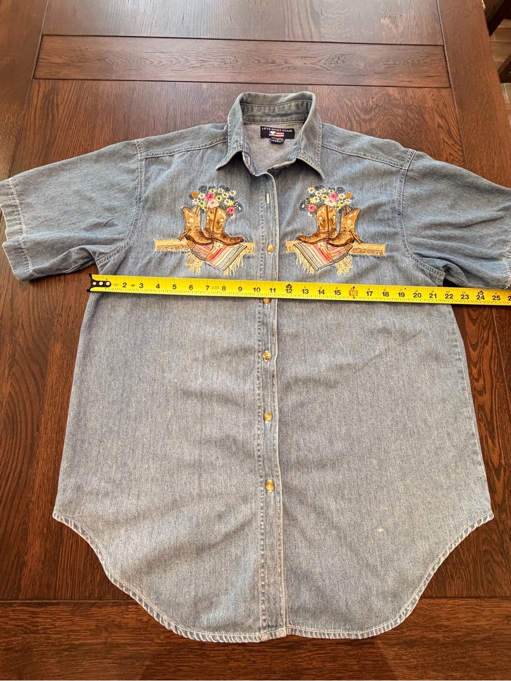 Embroidered Short-Sleeve Denim Shirt - Blue - Picture 4 of 8